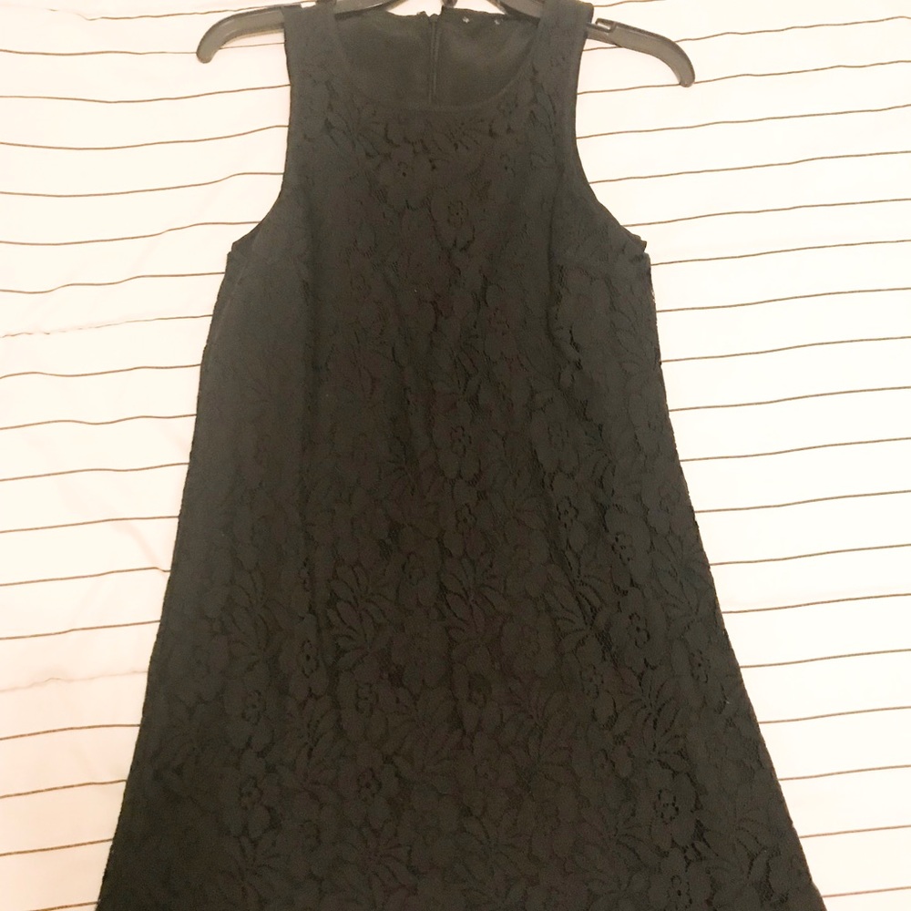 Basic floral texture black dress